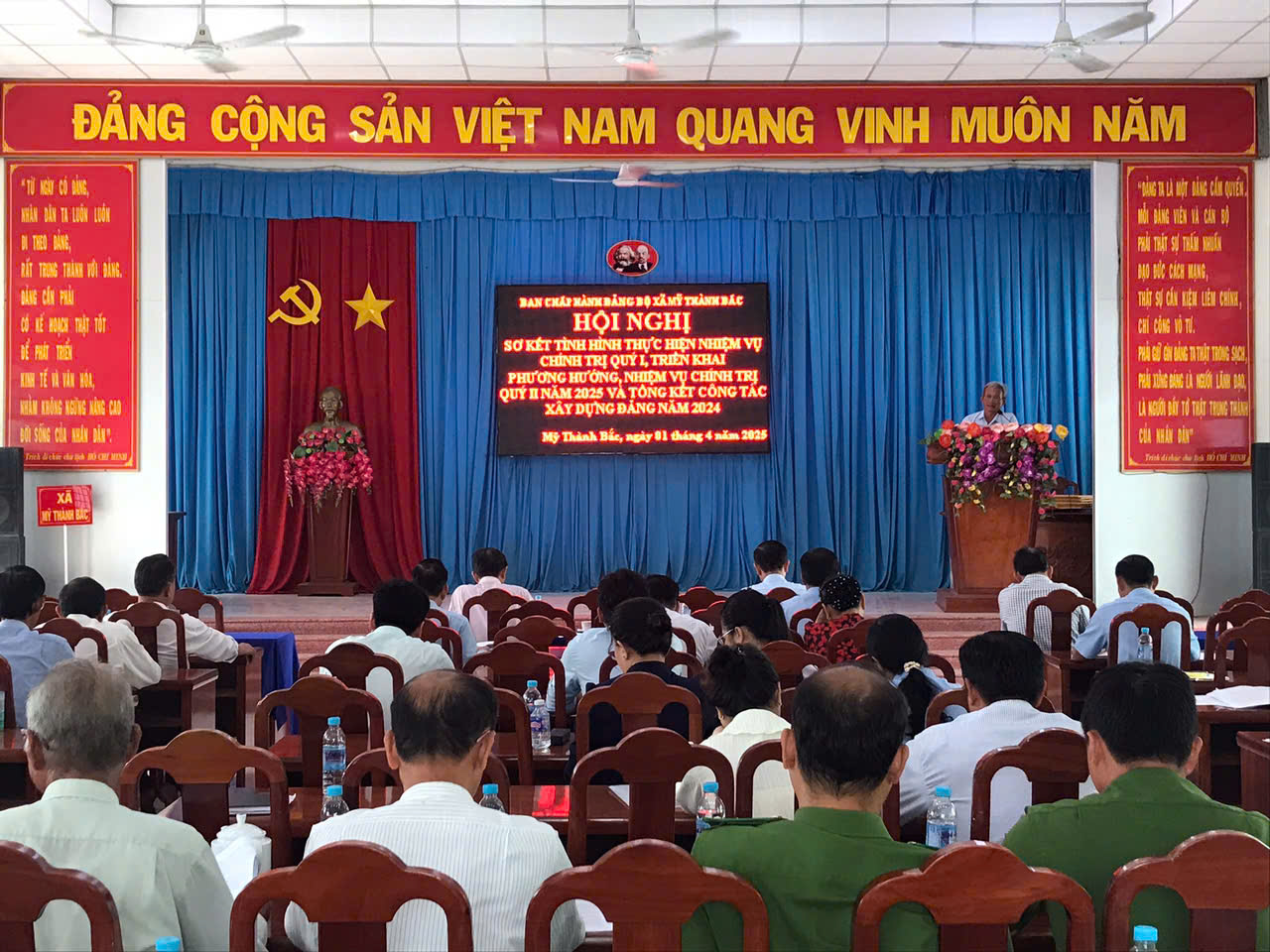 Mỹ Thành Bắc sơ kết nhiệm vụ chính trị quý I năm 2025 và tổng kết công tác xây dựng đảng năm 2024