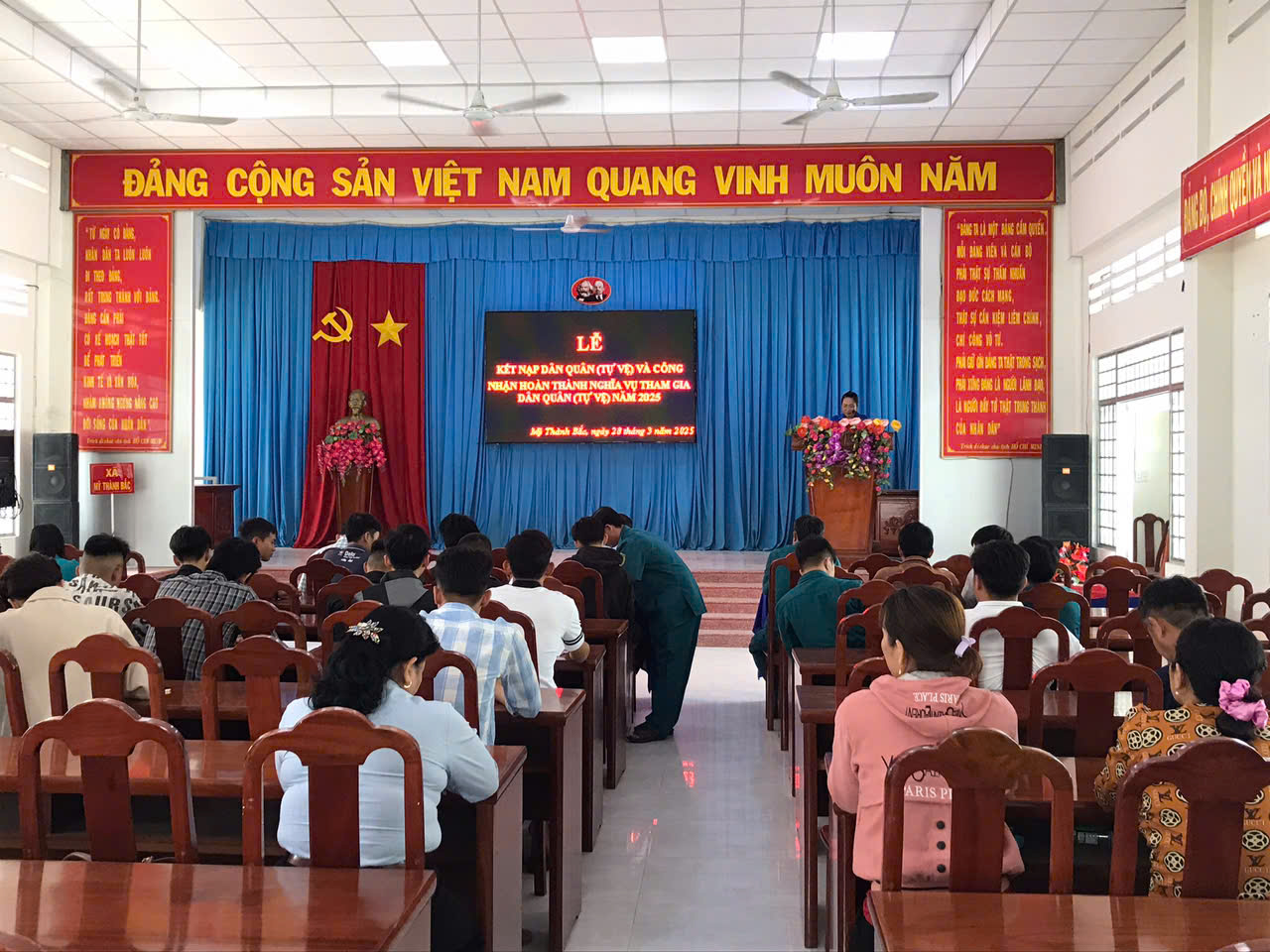 Lễ trao quyết định kết nạp Dân quân và Công nhận hoàn thành nghĩa vụ tham gia Dân quân tự vệ năm 2025